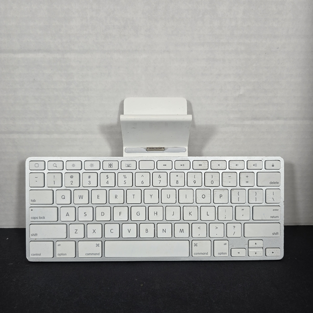 Apple Ipad Keyboard Dock Model A1359